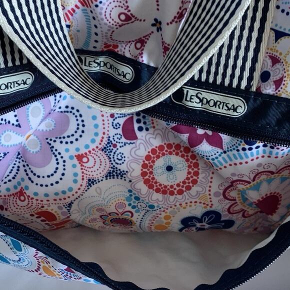 LeSportSac Floral Medium (15x12.5x8) Weekender Travel Duffel Bag - Picture 4 of 16